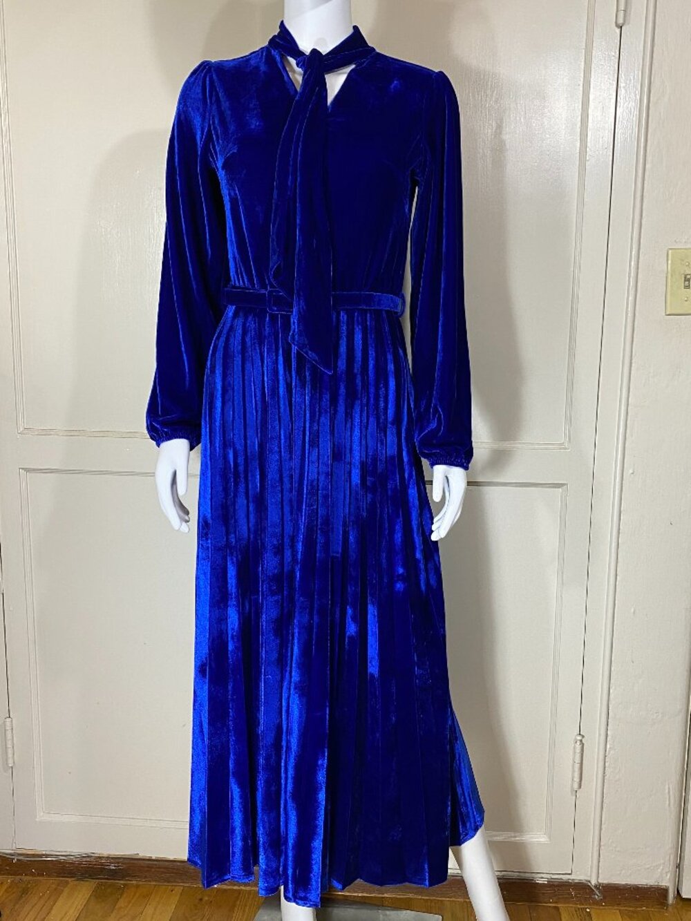 Stunning Royal Blue Velvet Long Sleeve Accordian Pleat Belt Midi Dress Modest, S